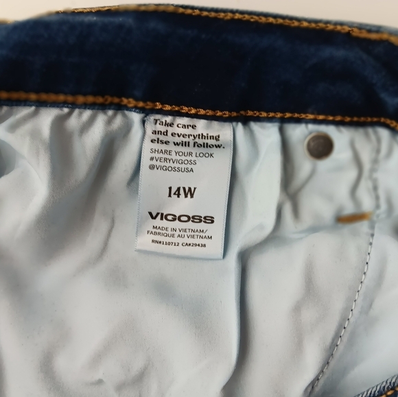 Vigoss Thompson Tomboy Dark wash, midrise Relaxed fit.  Size 14 - Picture 6 of 8